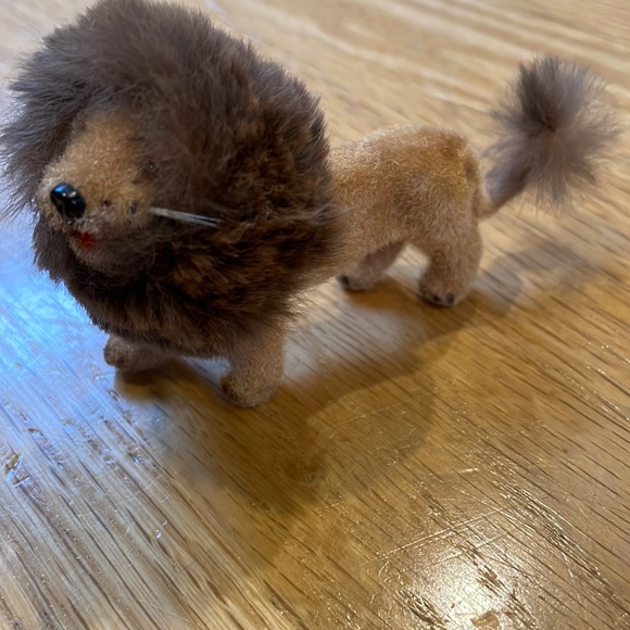 Kuntslershutz Lion - Picture 1 of 4